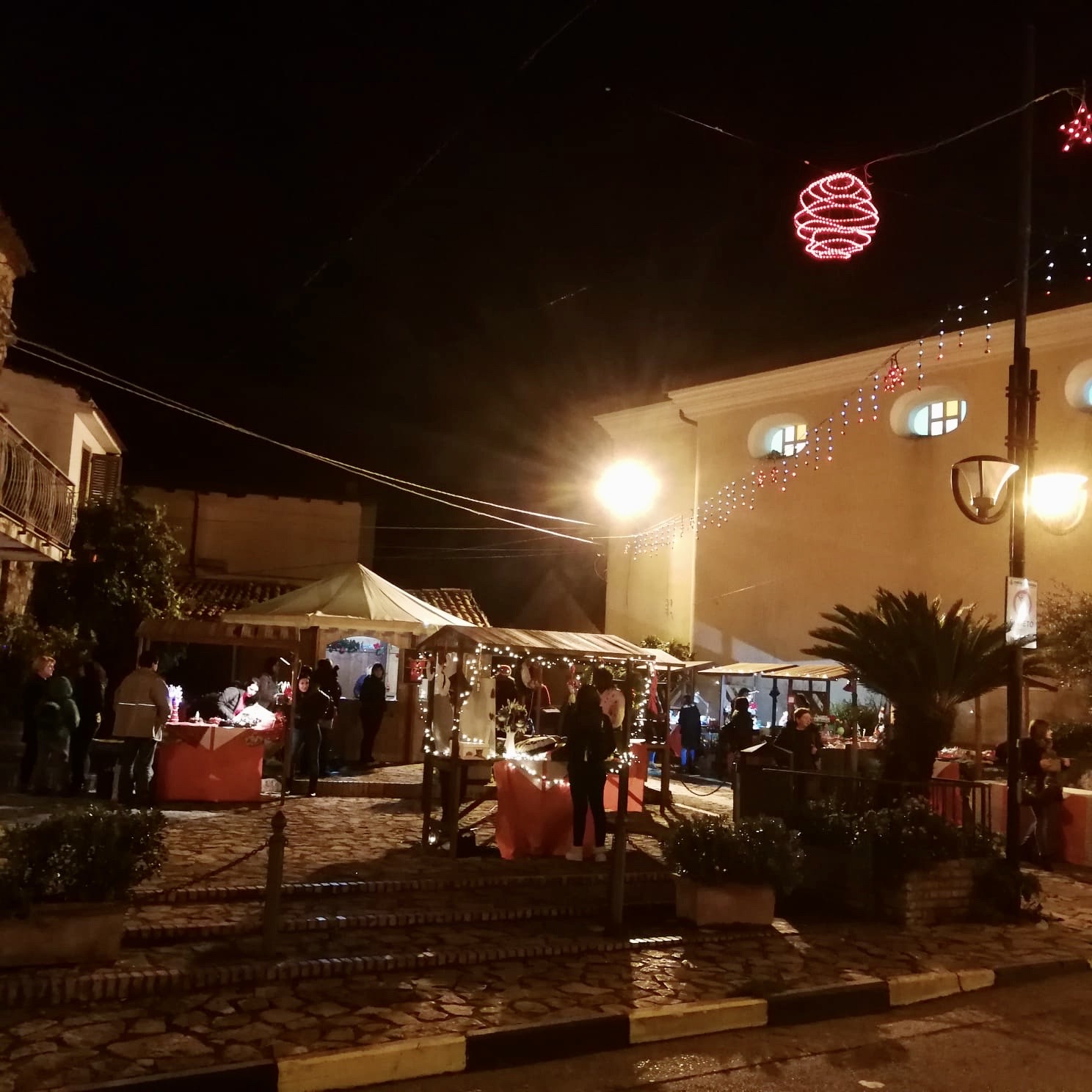 Immagini Dei Mercatini Di Natale.Foria Successo Per Il Primo Weekend Dei Mercatini Di Natale Appuntamento Al 14 E 15 Dicembre E 4 E 5 Gennaio Pyrosonline It